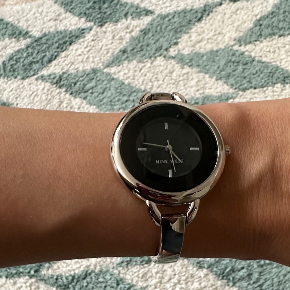 Nine West watch (Y121E)